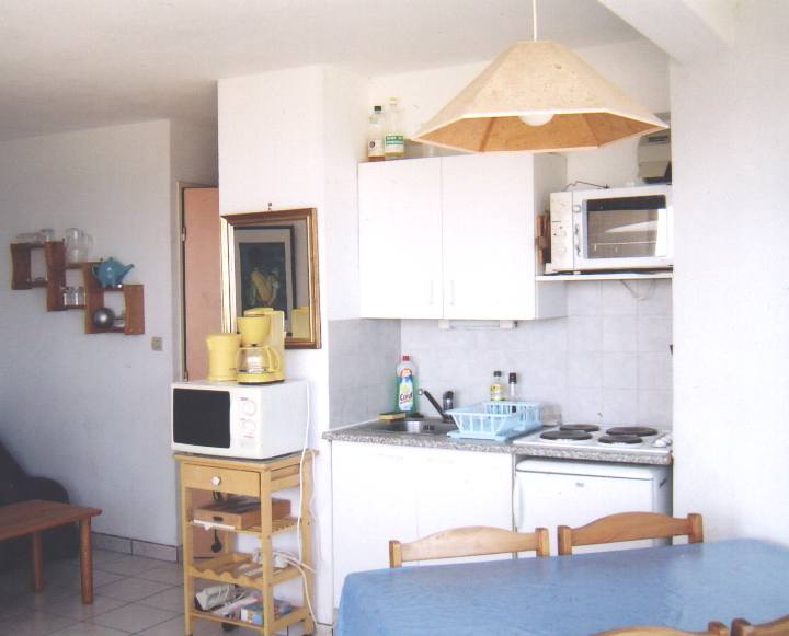 la cuisine de la location de l'appartement de canet